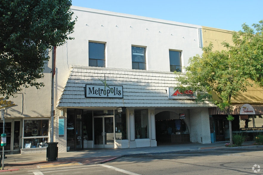 115-119 W Main St, Visalia, CA for sale - Building Photo - Image 3 of 7