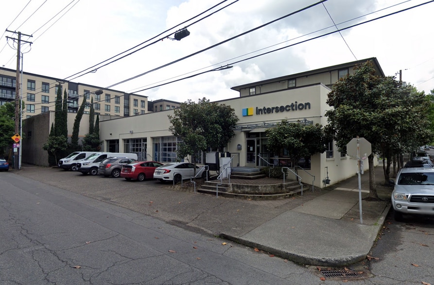 2200 NW Savier St, Portland, OR for lease - Building Photo - Image 1 of 21