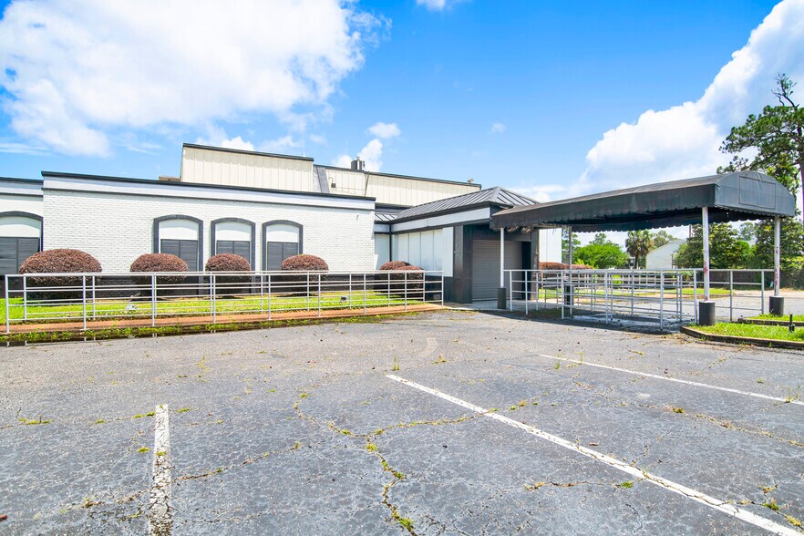 271 Azalea Rd, Mobile, AL for sale - Building Photo - Image 1 of 14