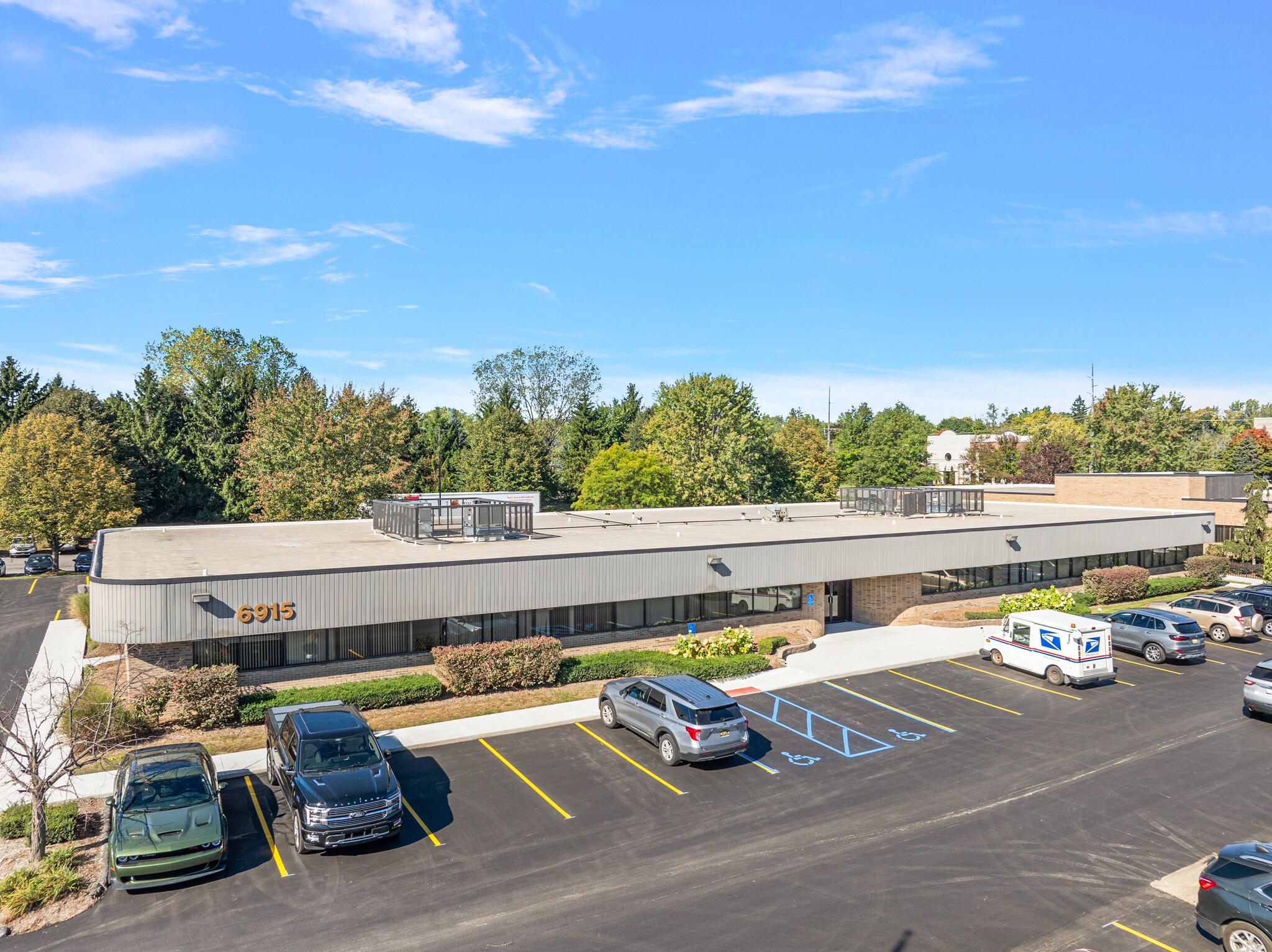 6915 Rochester Rd, Troy, MI for lease Building Photo- Image 1 of 1