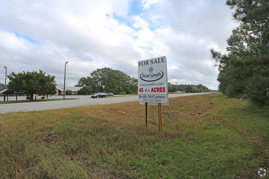 Cobbs Ford Rd, Millbrook, AL 36054