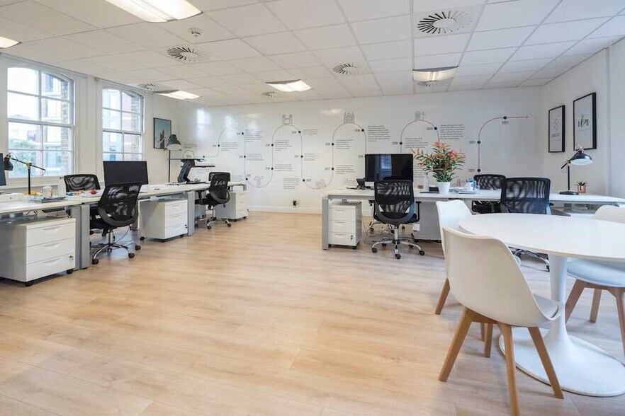 215-221 Borough High St, London for lease - Interior Photo - Image 2 of 10