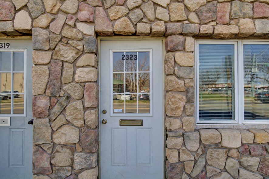 2319 Vinton St, Omaha, NE for sale - Building Photo - Image 3 of 94