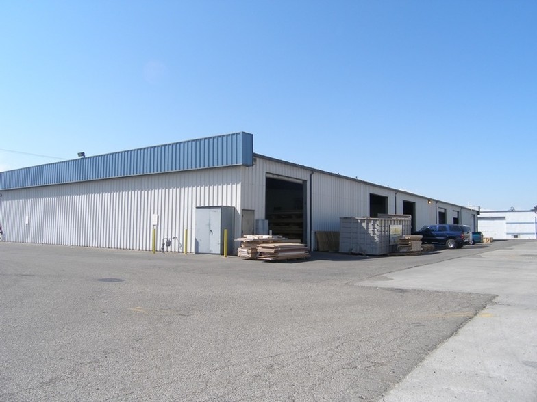 1705 E Charter Way, Stockton, CA for lease - Building Photo - Image 3 of 6