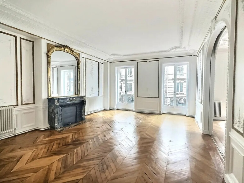 Office in Paris for lease - Interior Photo - Image 2 of 12