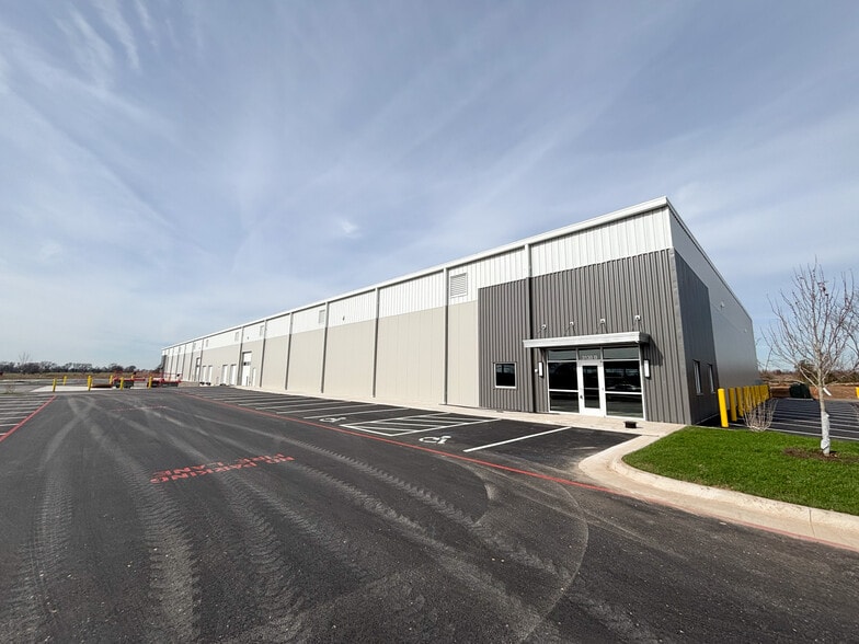 3135 Hankins Rd, Republic, MO for lease - Building Photo - Image 1 of 17