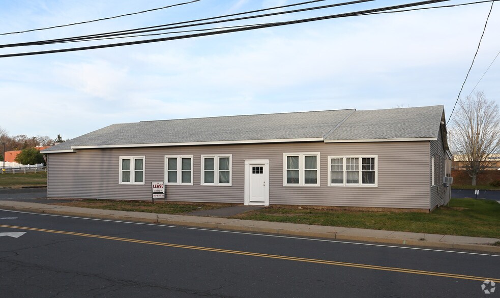 4 N Main St, East Hampton, CT 06424