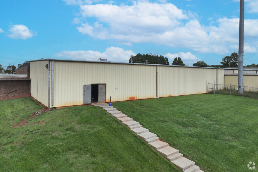 844 Meacham Rd, Statesville, NC for lease - Building Photo - Image 2 of 9