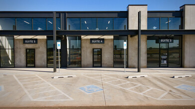 3825 NW 166th St, Edmond, OK for lease Building Photo- Image 1 of 73