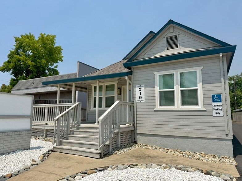 210 Grove St, Roseville, CA for lease - Building Photo - Image 1 of 2