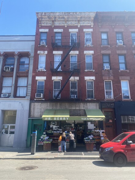 892 Manhattan Ave, Brooklyn, NY for lease - Building Photo - Image 1 of 2