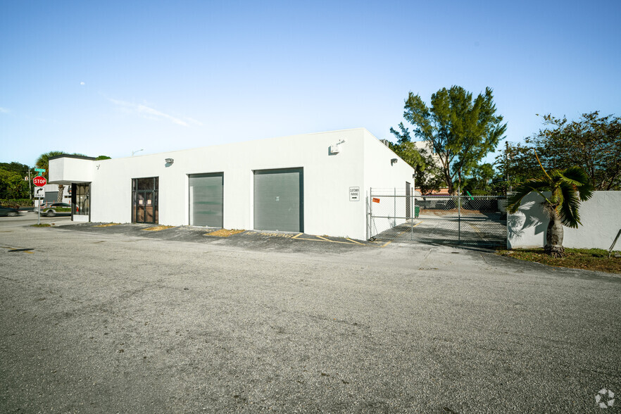 1880 S Federal Hwy, Fort Lauderdale, FL for lease - Building Photo - Image 3 of 6