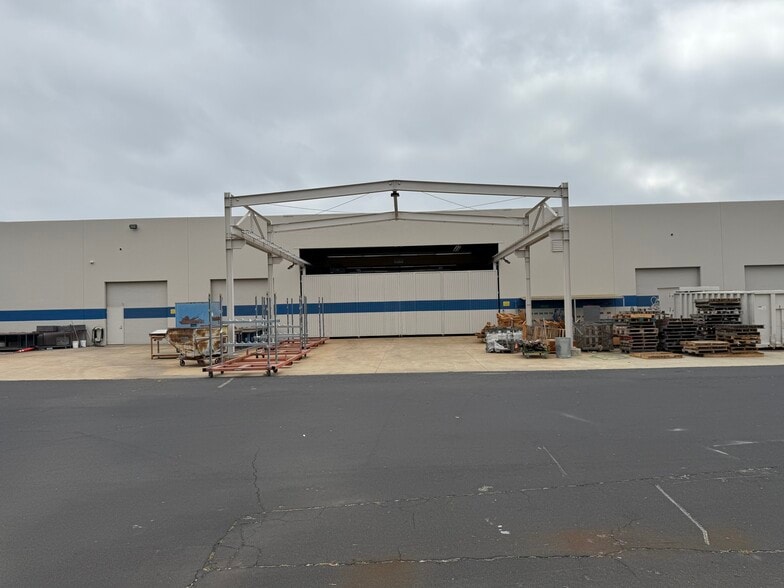 1301 Laurelwood Rd, Santa Clara, CA for lease - Building Photo - Image 3 of 14