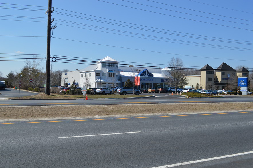 551 Route 72 E, Manahawkin, NJ for sale - Primary Photo - Image 1 of 1