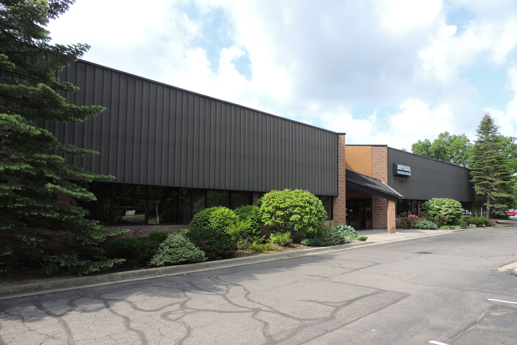 2550 E Oakley Park Rd, Commerce Township, MI for sale Building Photo- Image 1 of 1