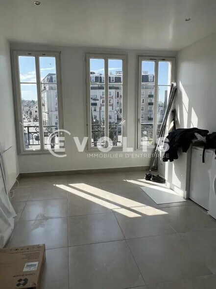 Office in Les Pavillons-sous-Bois for lease - Interior Photo - Image 3 of 5