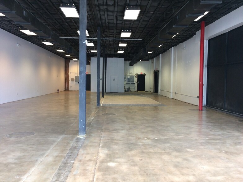 4715 Main St, Houston, TX for lease - Interior Photo - Image 3 of 6