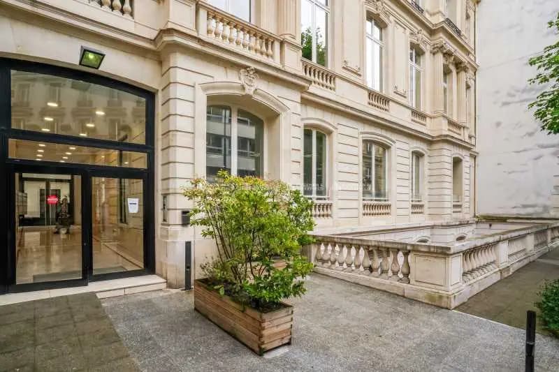 6 Rue Paul Baudry, Paris for lease - Building Photo - Image 2 of 4