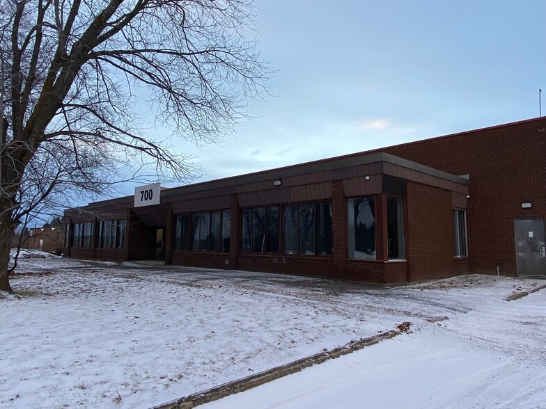 800 Rue Price, Saint-jerome, QC for lease - Building Photo - Image 1 of 1