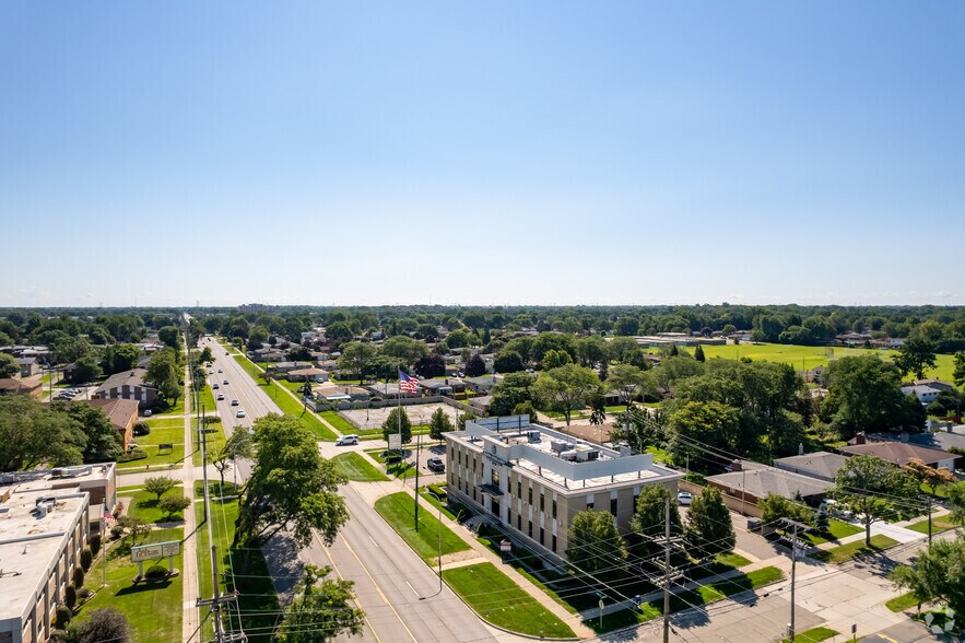 8424 E 12 Mile Rd, Warren, MI for sale - Aerial - Image 1 of 1
