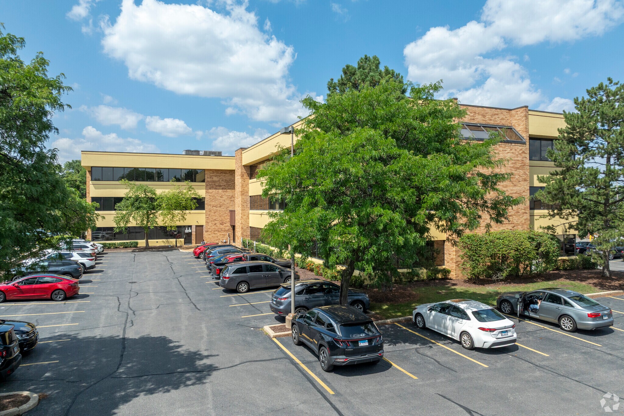 1655 N Arlington Heights Rd, Arlington Heights, IL for lease Building Photo- Image 1 of 11