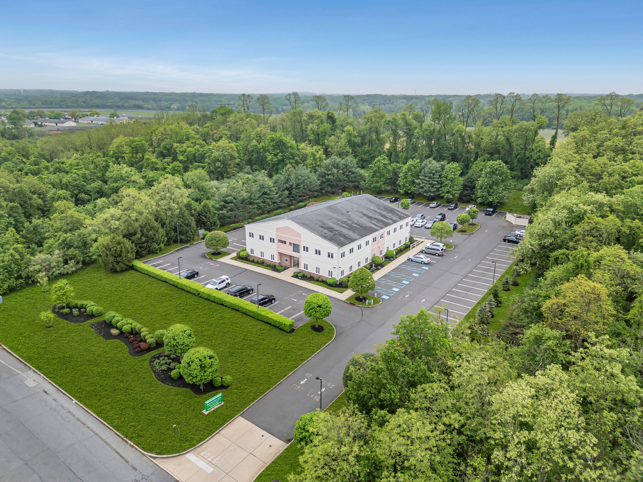 500 Park Ave, Manalapan Township, NJ for lease Building Photo- Image 1 of 78