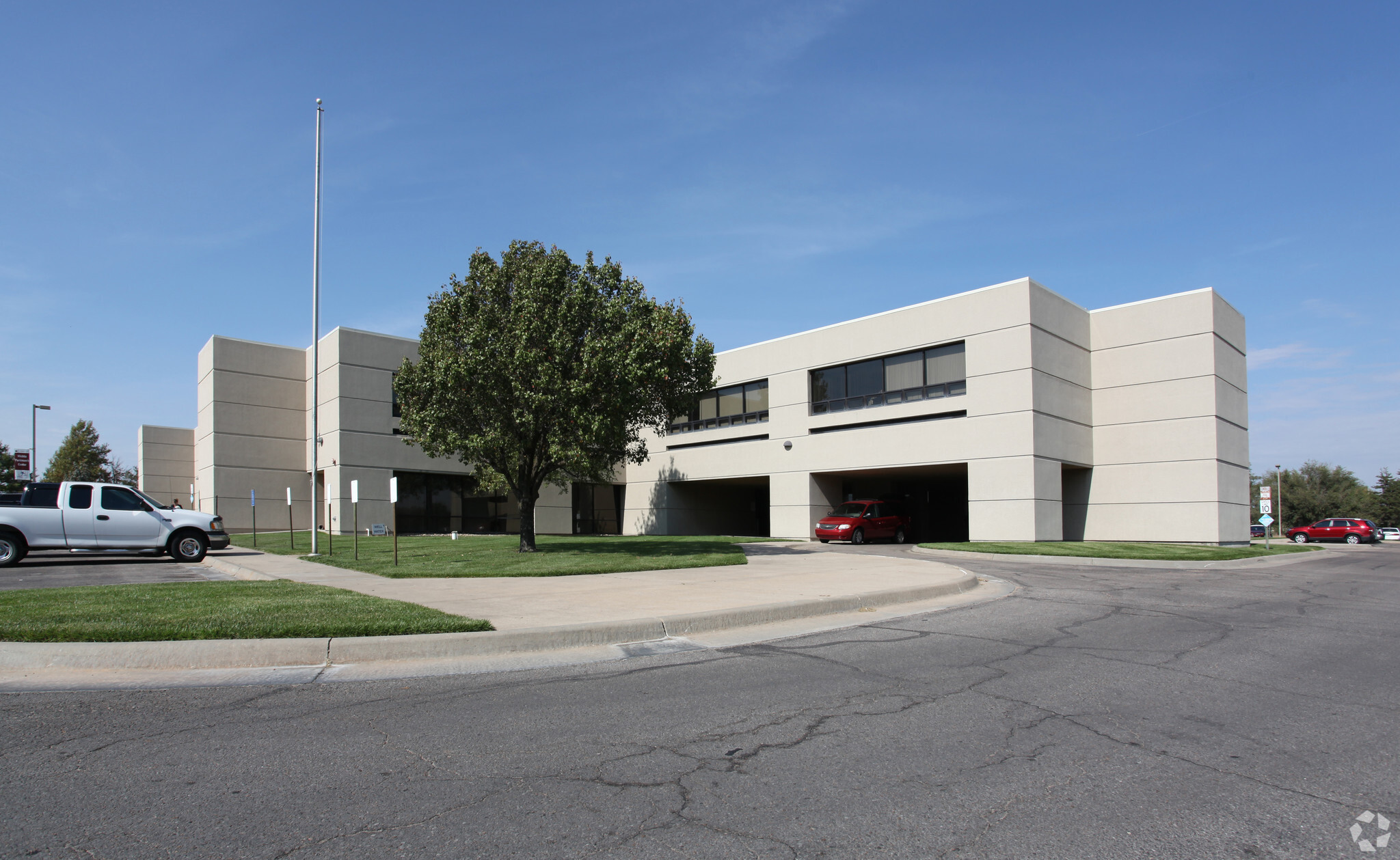 8338 W 13th St N, Wichita, KS for lease Building Photo- Image 1 of 10