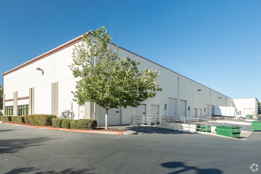 1030 Riverside Pky, West Sacramento, CA for lease - Building Photo - Image 3 of 5