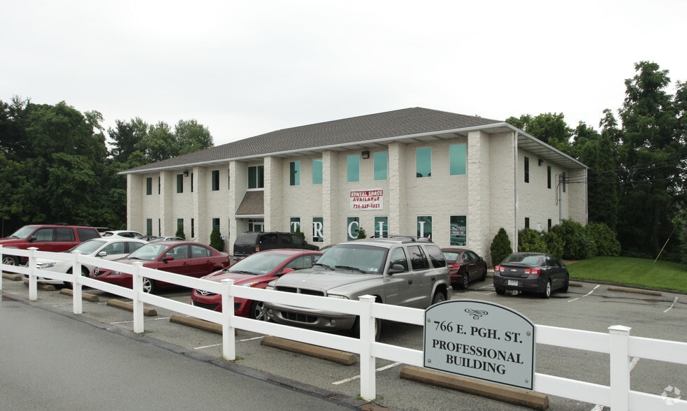 766 E Pittsburgh St, Greensburg, PA for lease - Building Photo - Image 2 of 2