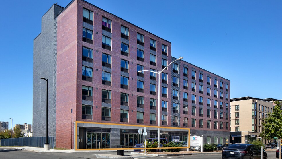 516 Schroeders Ave, Brooklyn, NY for sale - Building Photo - Image 1 of 1