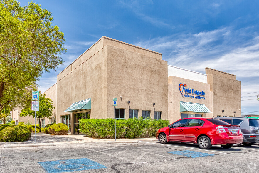 205 E Warm Springs Rd, Las Vegas, NV for lease - Primary Photo - Image 1 of 5