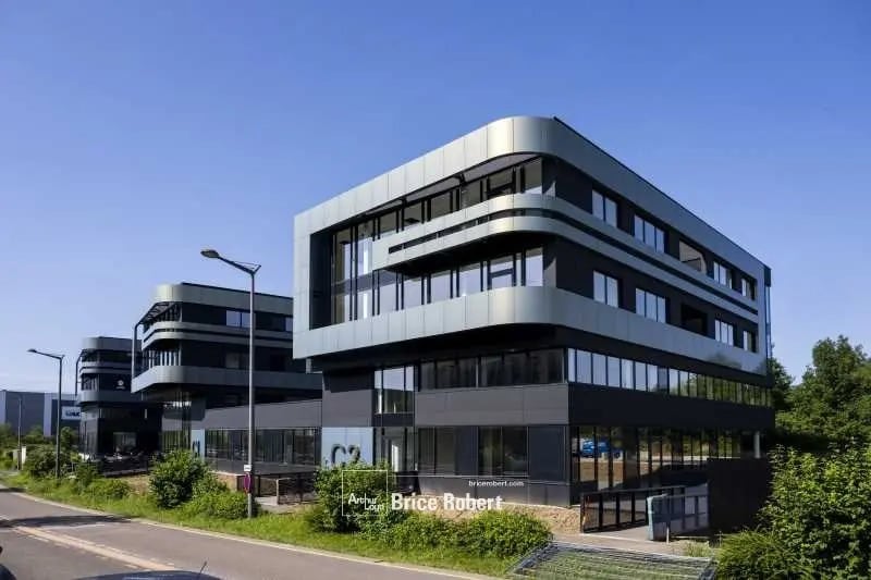 Office in Limonest for lease - Building Photo - Image 1 of 25