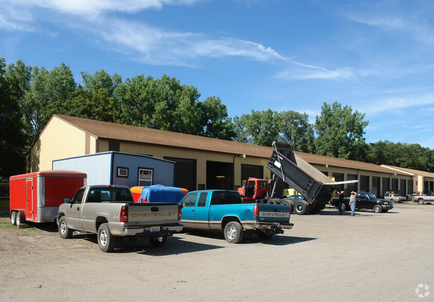 209 N Colfax St, Griffith, IN 46319