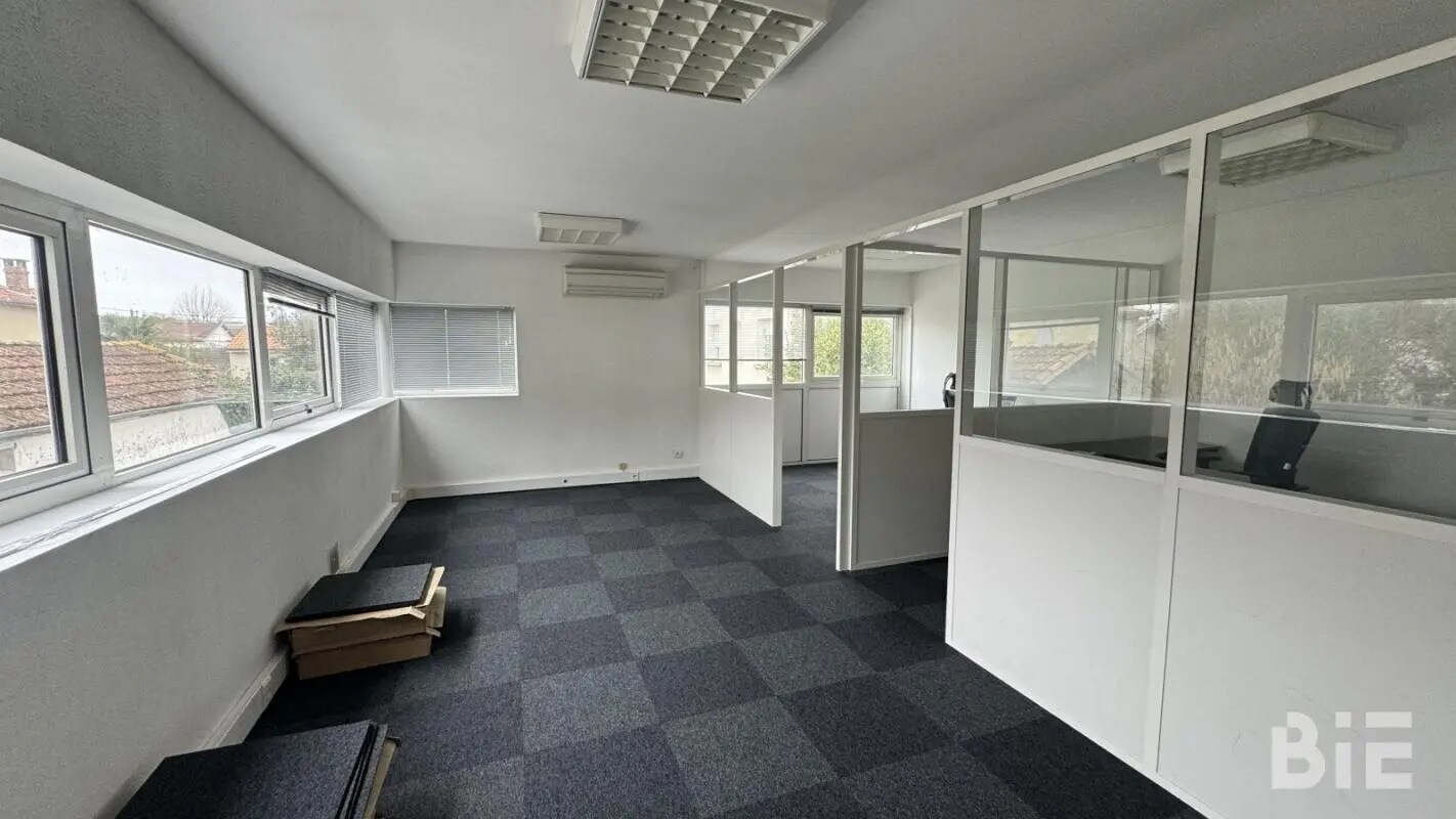 in Pessac for sale Building Photo- Image 1 of 1