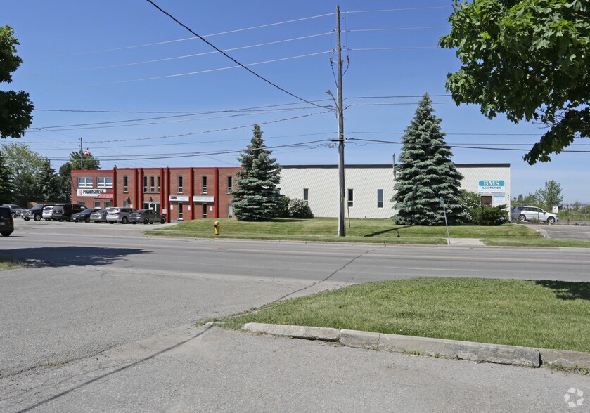 800 Farewell St, Oshawa, ON L1H 6N5