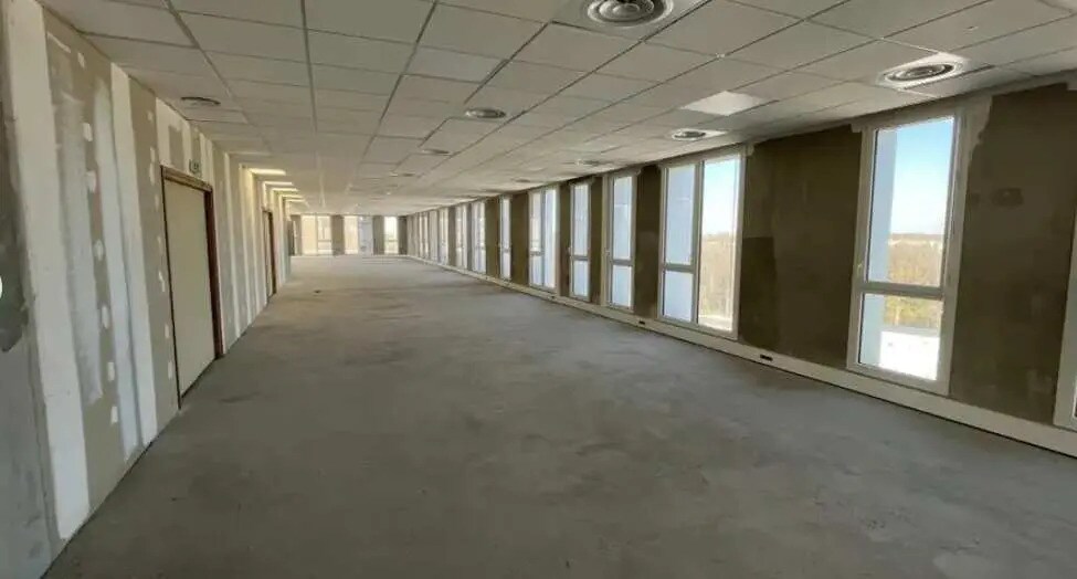 Office in Champs-sur-Marne for sale - Building Photo - Image 3 of 12