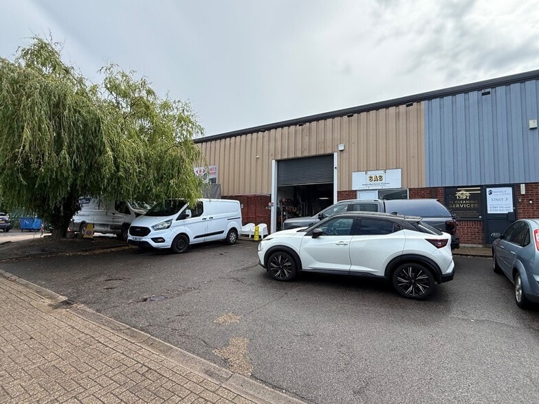 Cuxton Rd, Rochester for sale - Building Photo - Image 1 of 3