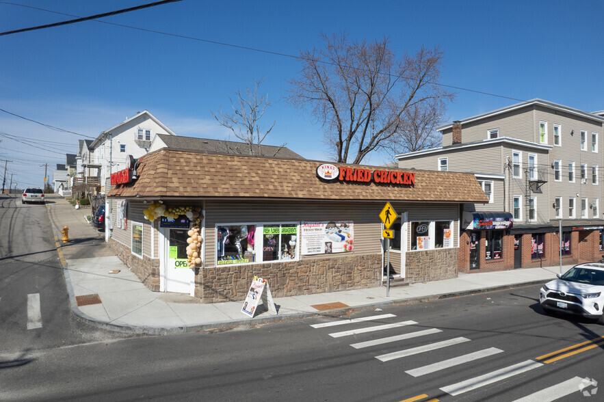 830 Broad St, Central Falls, RI for sale - Primary Photo - Image 1 of 1