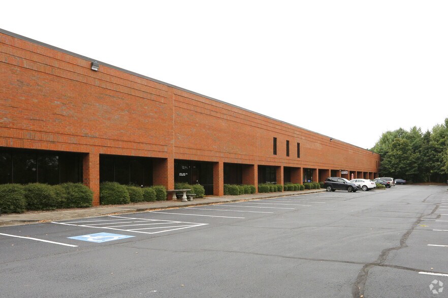 818 Curie Dr, Alpharetta, GA for sale - Primary Photo - Image 1 of 1