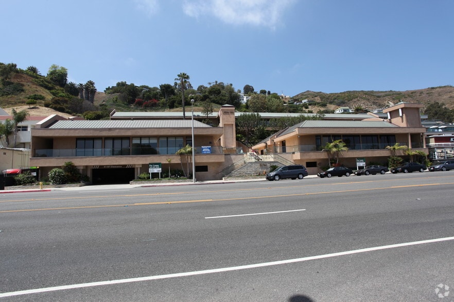 22761 Pacific Coast Hwy, Malibu, CA for lease - Building Photo - Image 2 of 12