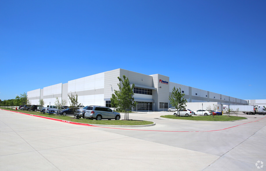 3801 S 20th Ave, Dfw Airport, TX for lease - Primary Photo - Image 1 of 2