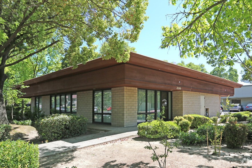 3199 M St, Merced, CA for lease - Building Photo - Image 3 of 10
