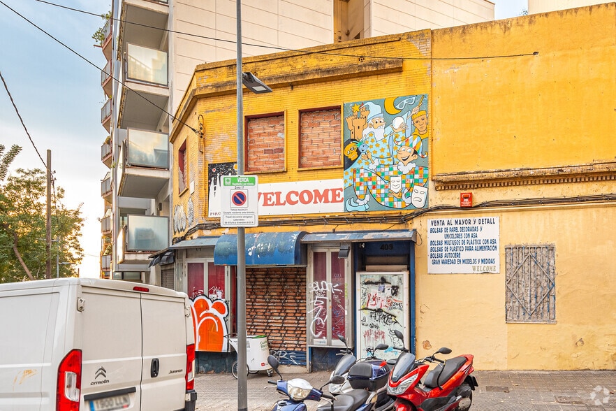 Retail in Barcelona, Barcelona for sale - Building Photo - Image 2 of 2