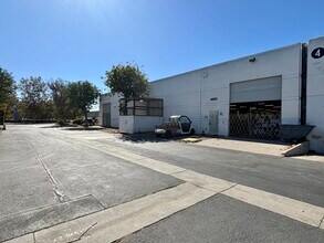 1350 Stellar Dr, Oxnard, CA for lease Building Photo- Image 2 of 9