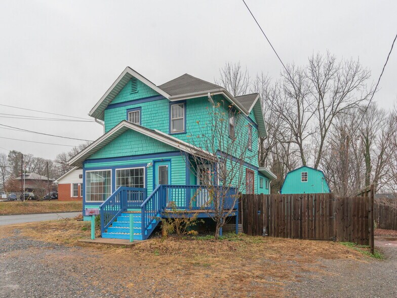 841 Haywood Rd, Asheville, NC 28806