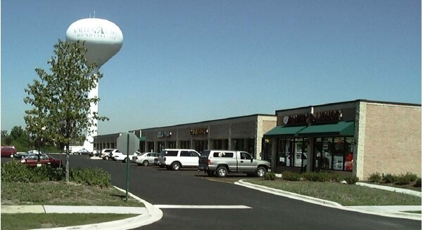 381-457 N Wilson Rd, Round Lake, IL for sale Primary Photo- Image 1 of 1