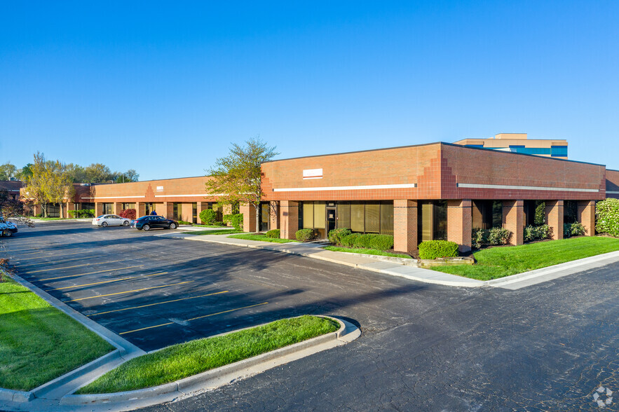 8326-8344 Melrose Dr, Lenexa, KS for lease - Building Photo - Image 2 of 7