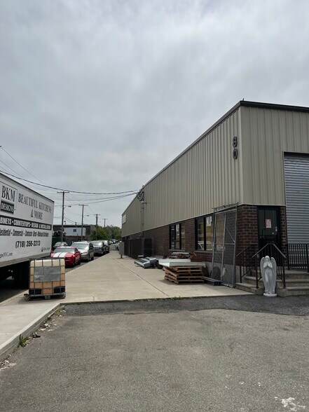 80 Industrial Loop, Staten Island, NY for sale - Building Photo - Image 1 of 1