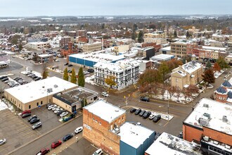 453 Simcoe St, Woodstock, ON - AERIAL  map view