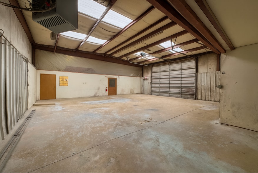 108 S 109th East Ave, Tulsa, OK for lease - Building Photo - Image 2 of 8